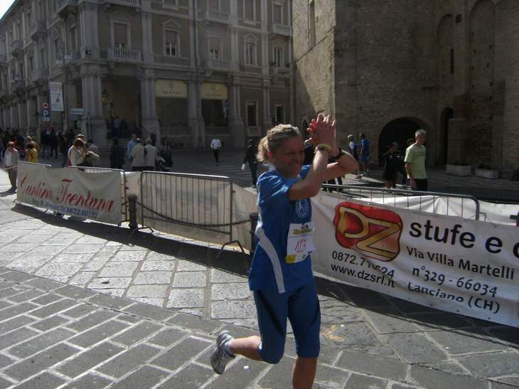 GRANDE CARMELINA, LA SUA PRIMA MEZZA MARATONA ,STRALANCIANO